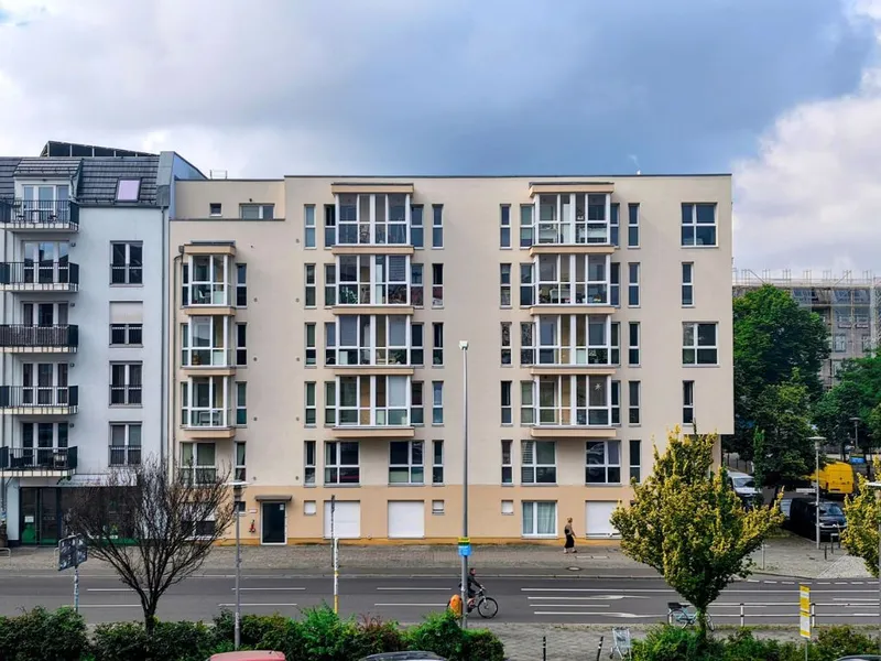 Helles möbliertes 1-Zimmer-Apartment direkt am S/U Bahnhof Lichtenberg — photo 1